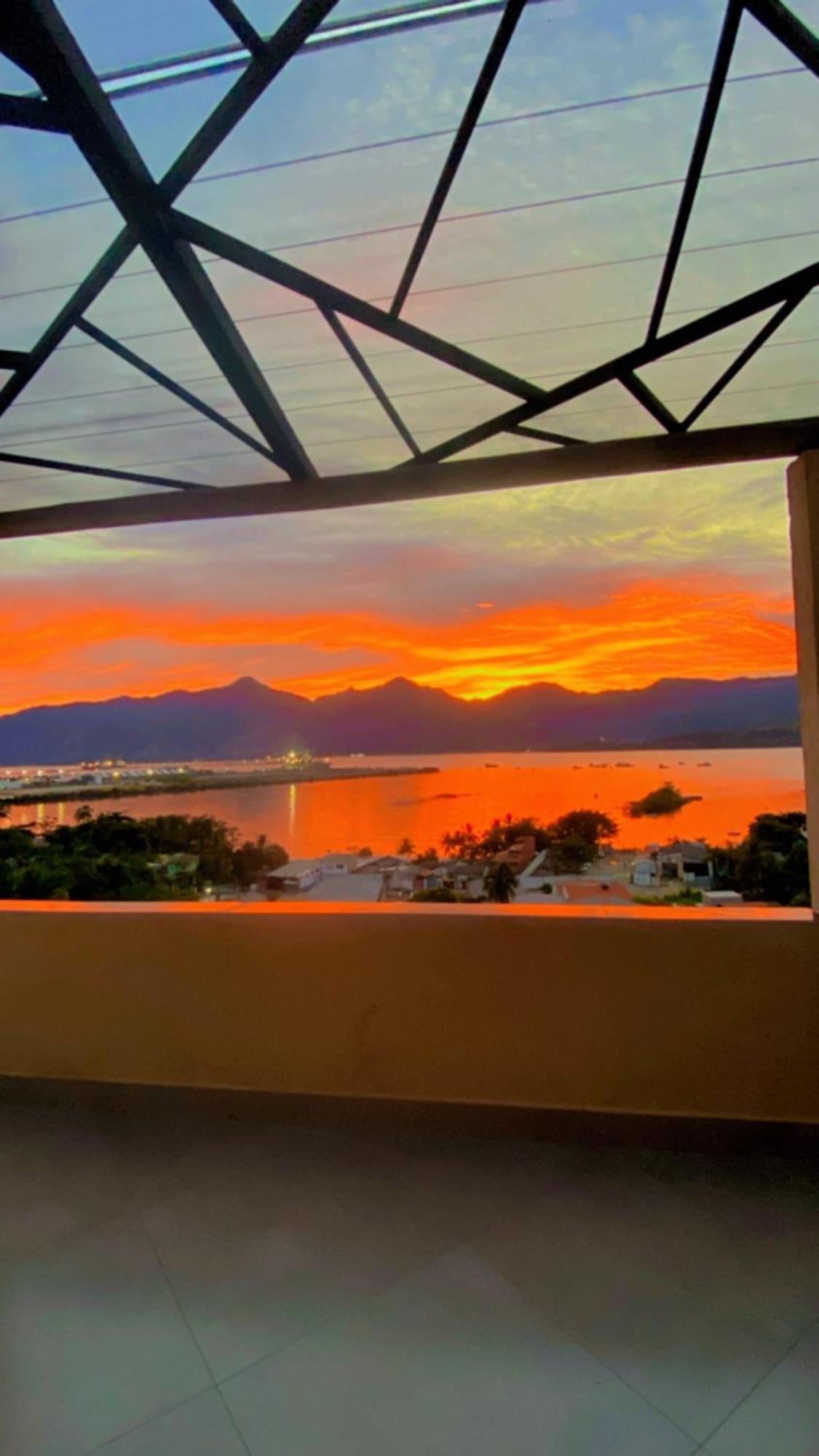 Casa De Praia Com Vista Para O Mar Sao Sebastiao  Bagian luar foto